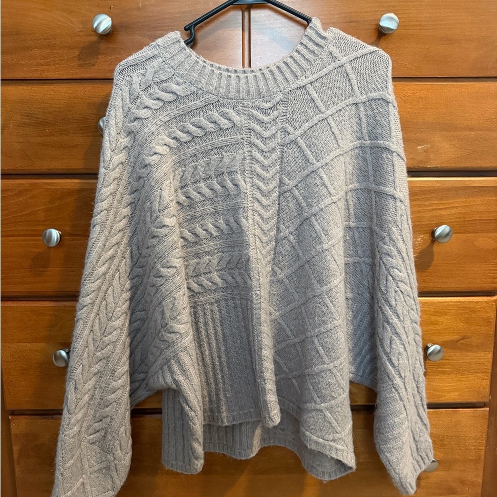Abercrombie & Fitch Beige Cable Knit Sweater - Picture 3 of 9
